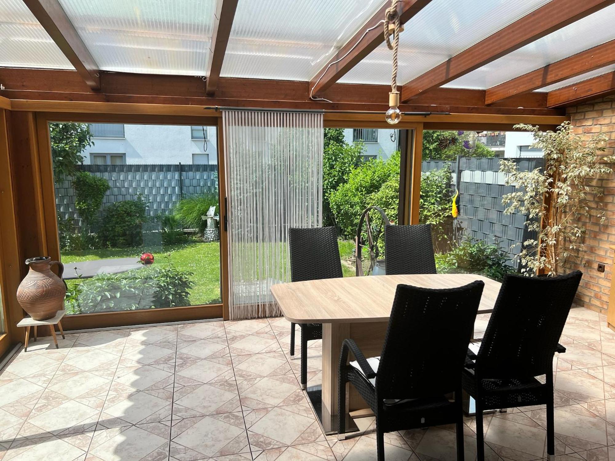 Barrierefreies Ferienhaus Mit Garten Bei Koeln ヒュルト エクステリア 写真