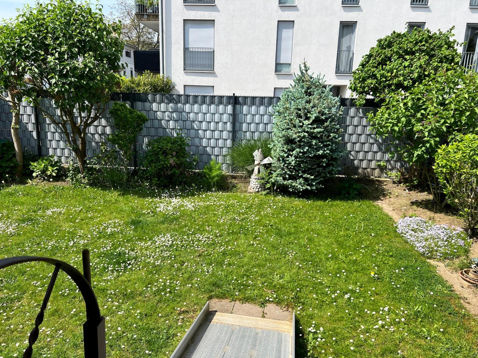 Barrierefreies Ferienhaus Mit Garten Bei Koeln ヒュルト エクステリア 写真